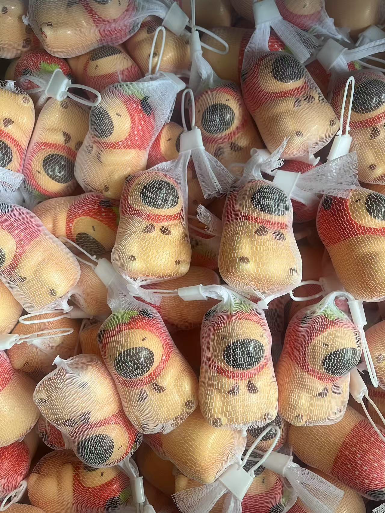 Red celebridad de descarga de huevos de fiesta de rebote lento, compresión de compresión de compresión