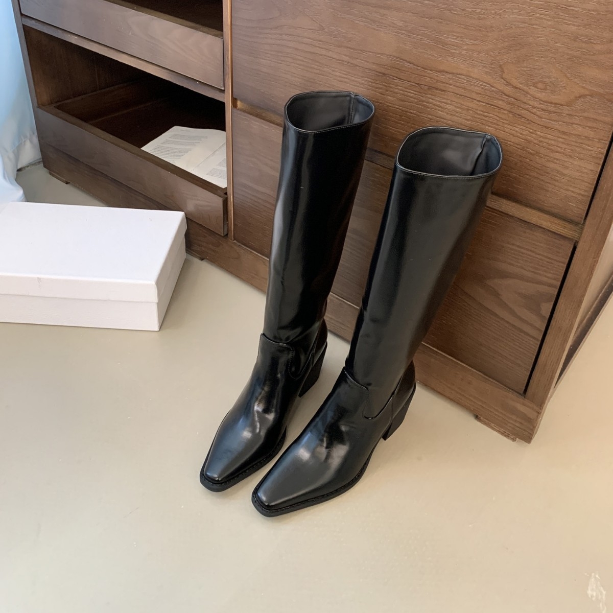 ShoeGlobe 2025 Autumn Winter New Versatile Long Wide Square Toe Chunky High Heel Thin Style Elegant Commuter Boots For Women_voghion.com