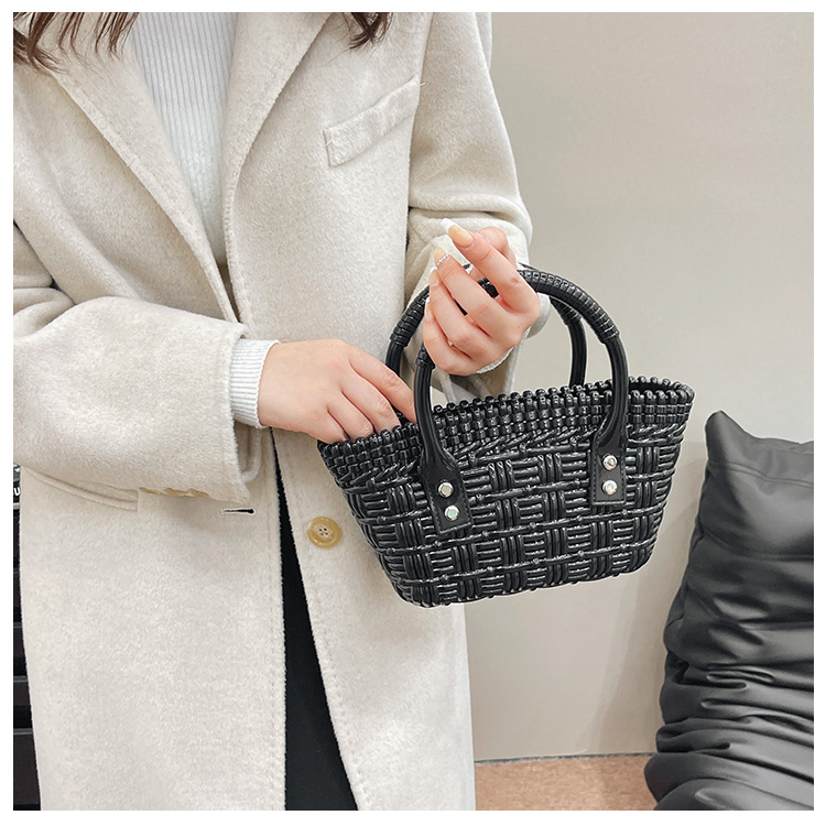 2025 New trendy and versatile crossbody mini vegetable basket jelly bag, fashionable hand-held woven bag, mini tote women's bag undefined