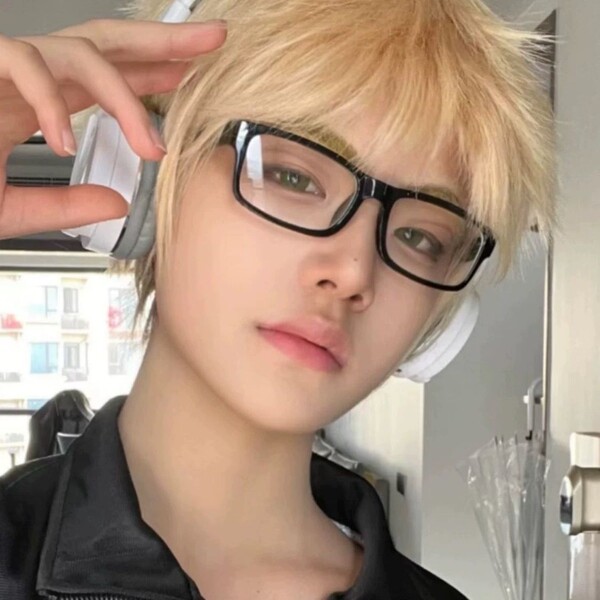 Retro black square glasses