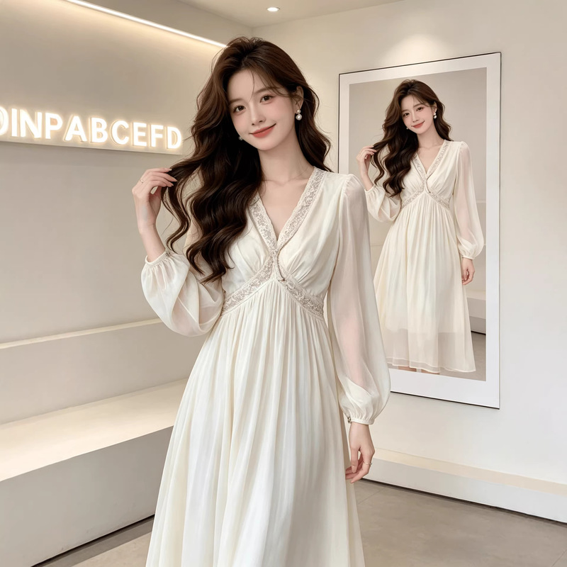 Plus-size French-style white V-neck puff sleeve dress for women, court-style French long dress