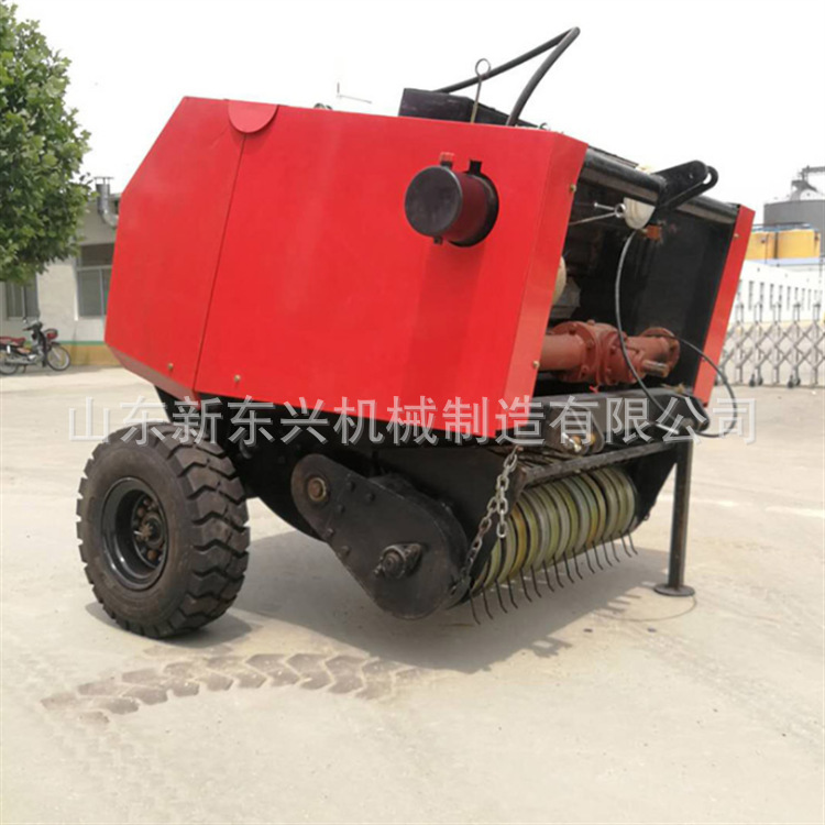 小四轮带捡拾打捆一体机 农用牧草秸秆打捆机 多功能圆捆打包机
