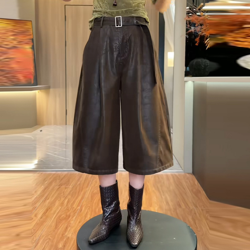 Stylish coffee-colored high-waisted PU leather pants for women, autumn 2026 new collection, cropped length, designed to make petite figures look slimmer, loose-fitting wide-leg pants Stylish coffee-colored high-waisted PU leather pants for women, autumn 2026 new collection, cropped length, designed to make petite figures look slimmer, loose-fitting wide-leg pants