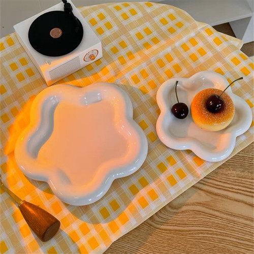 韩国ins奶油色花朵陶瓷盘家用创意早餐甜品盘沙拉盘菜盘拍照道具