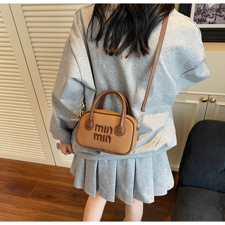 Women's bag 2025 Summer New style trendy and stylish small square bag, Boston retro hand-held pillow bag, single-shoulder crossbody bag undefined