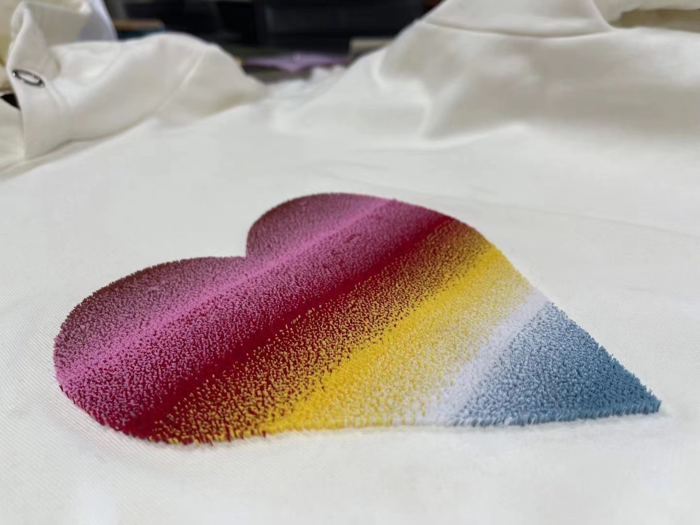 여성 의류 가공 맞춤형 이쑤시개 자수 스웨트 셔츠 몰려 풀오버 순수 면화 보풀 없음