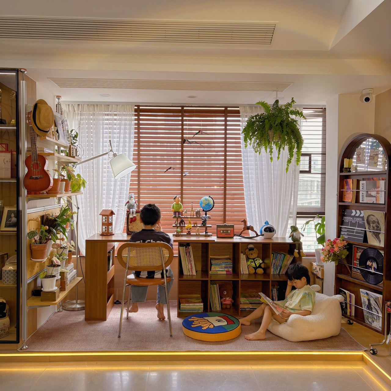 Escritorio de madera maciza, escritorio de estudio para el hogar para estudiantes, estantería, sala de estar integrada, mesa larga, banco de trabajo, escritorio retráctil para computadora
