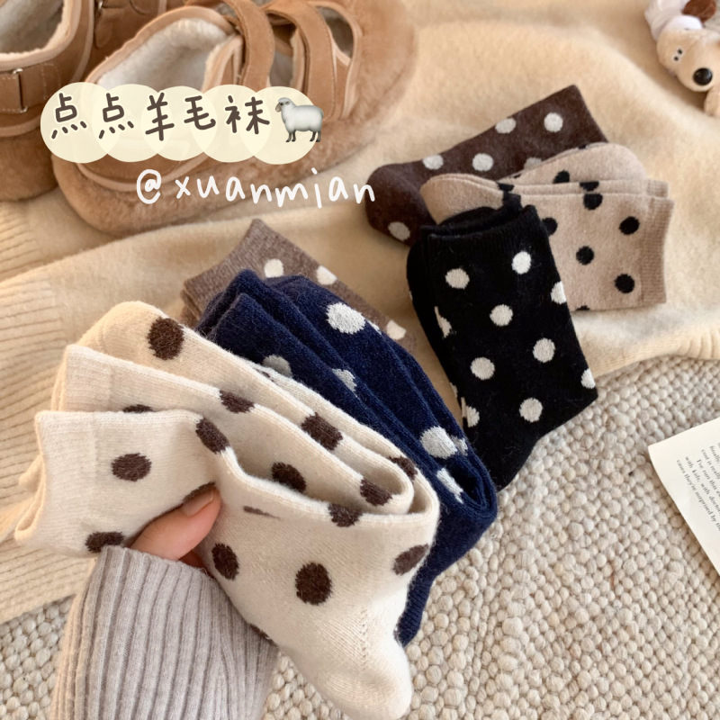 Polka dot wool socks women's mid-calf length socks autumn and winter fleece-lined thick warm Japanese retro polka dot winter cashmere stockings