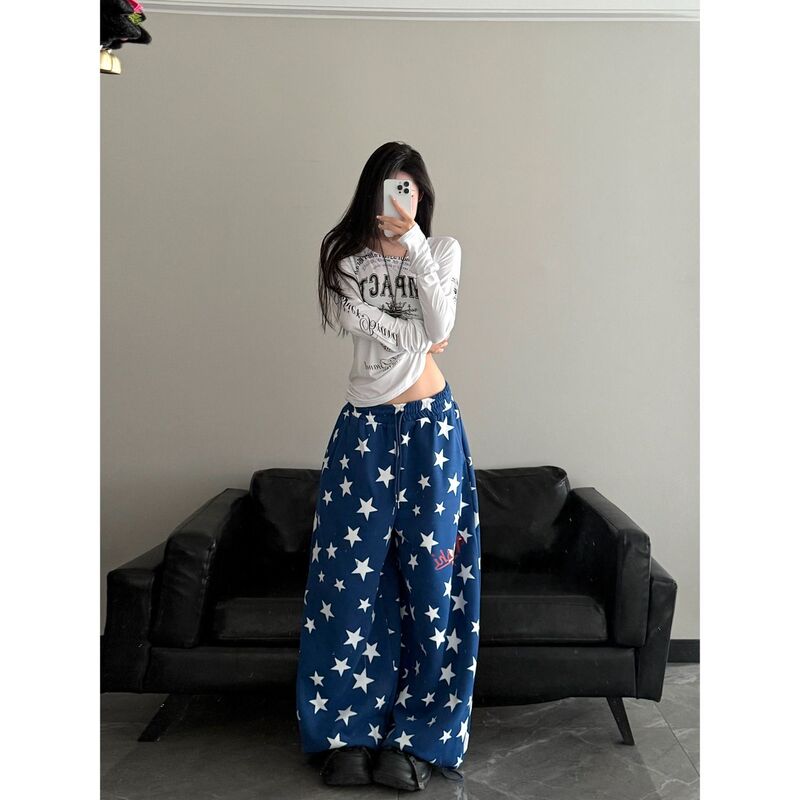 American retro style wide-leg sweatpants with all-over star print, unisex, loose fit, casual, versatile, straight-leg, floor-length, trendy pants American retro style wide-leg sweatpants with all-over star print, unisex, loose fit, casual, versatile, straight-leg, floor-length, trendy pants