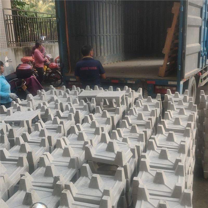 安徽滁州四脚五脚隔热砖屋顶隔热环保可踩耐高温水泥隔热泡沫挤塑