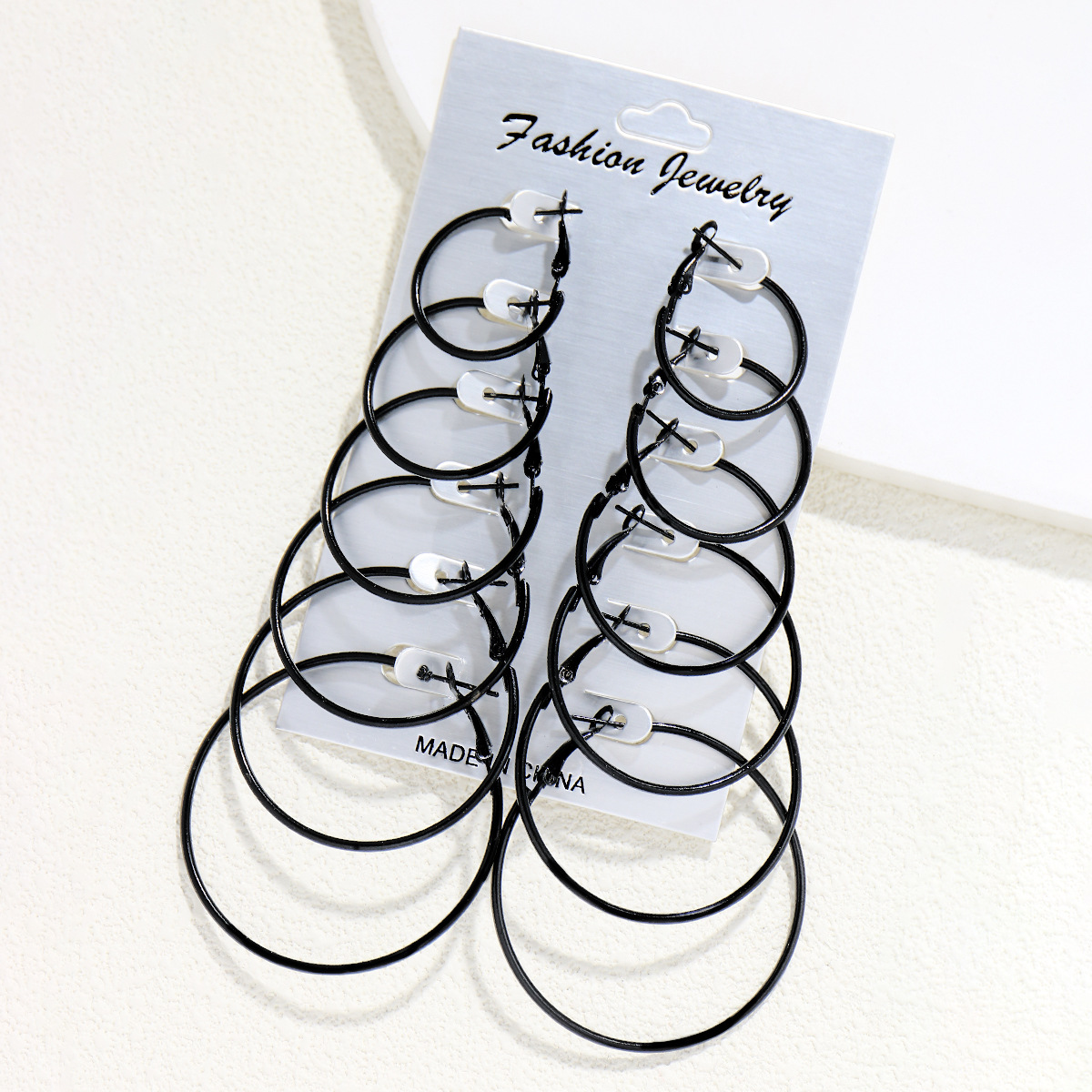 Moda europea y americana venta caliente transfronteriza nuevos productos pendientes de temperamento mujeres pintura en aerosol exagerada círculo de color 6 pares 1 juego