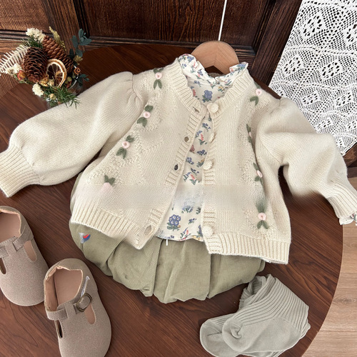 Korean children's clothing 2024 new spring girl embroidery knitting cardigan floral top corduroy shorts