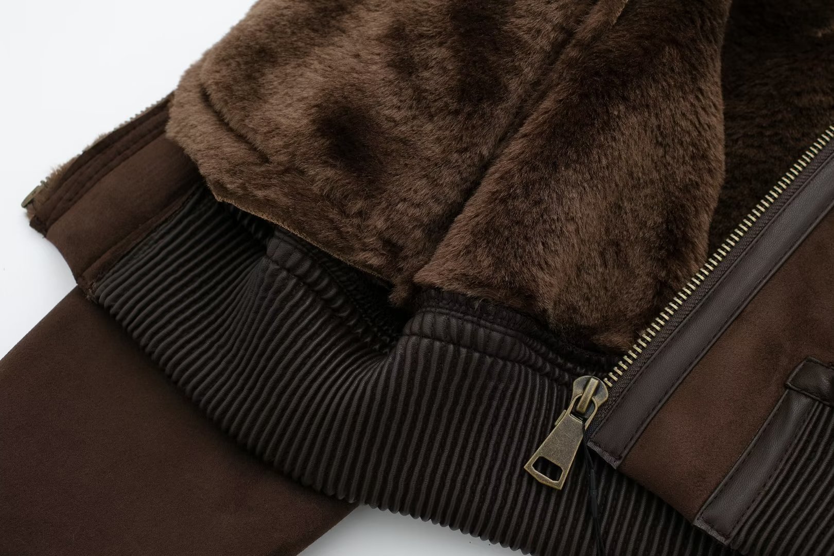 Vêtements pour femmes veste chaude en fourrure marron une pièce pour femmes 2023 automne et hiver fille chaude style moto veste à revers haut_voghion.com