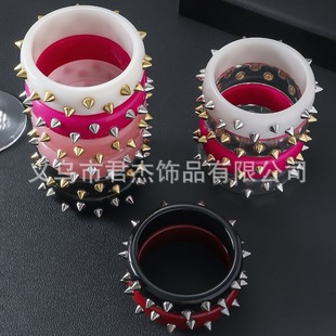 Cross-border hot personality punk rivet bracelet European and American fashion trend domineering spike bracelet jewelry wholesale
