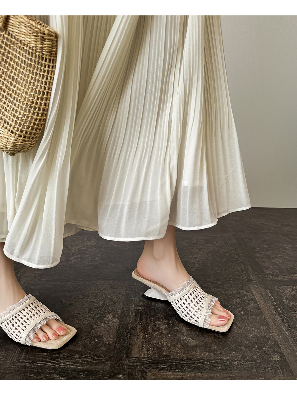 Sandal cao gót nữ quai ngang đan móc hở mũi mũi vuông gót cao — màu đen, màu trắng ngà chi tiết 6