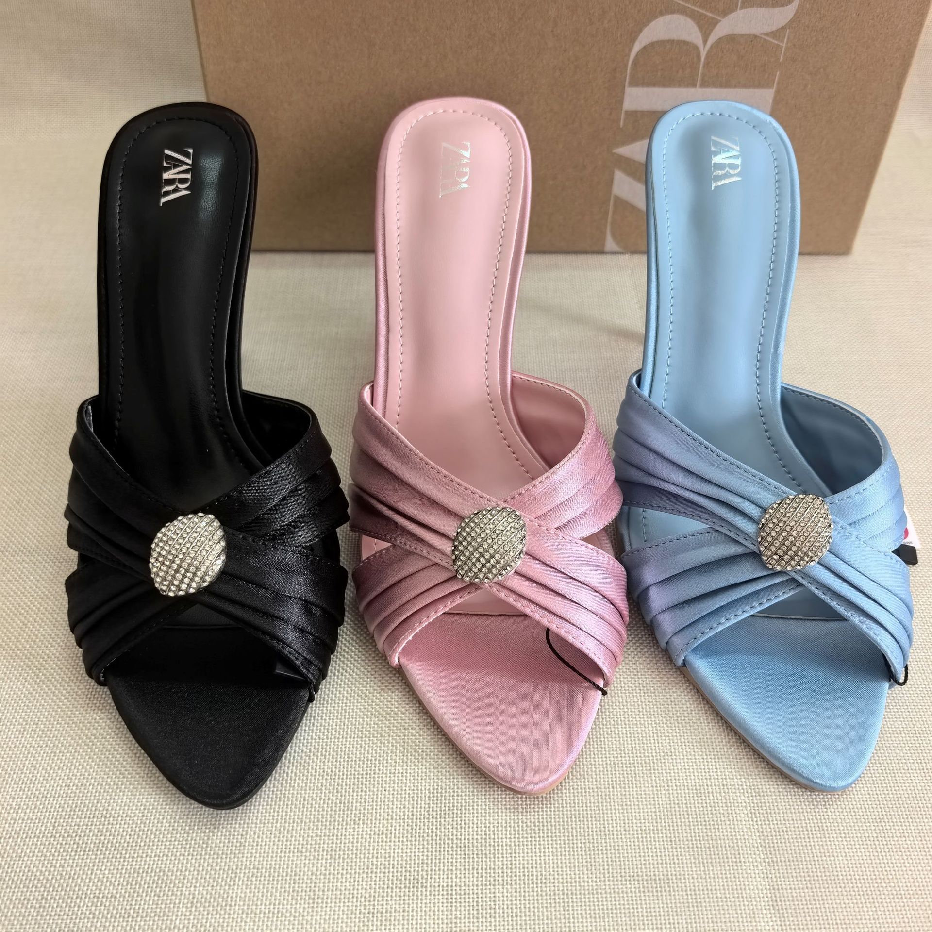 ZA2026 early autumn new collection: elegant and versatile high-heeled sandals for women, featuring a French-style satin embellishment and a sophisticated, refined design