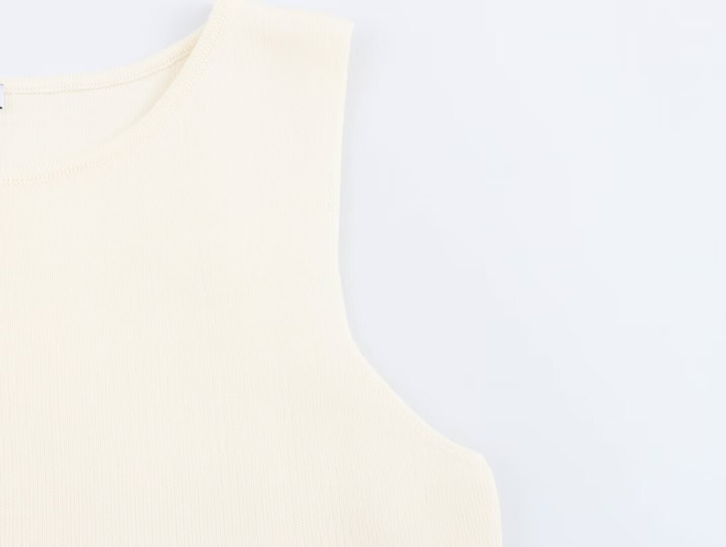 Round Neck Neckline Slim Fit Type Wholesale Women's Casual Elegant Streetwear Solid Color Sleeveless Button Tank Tops