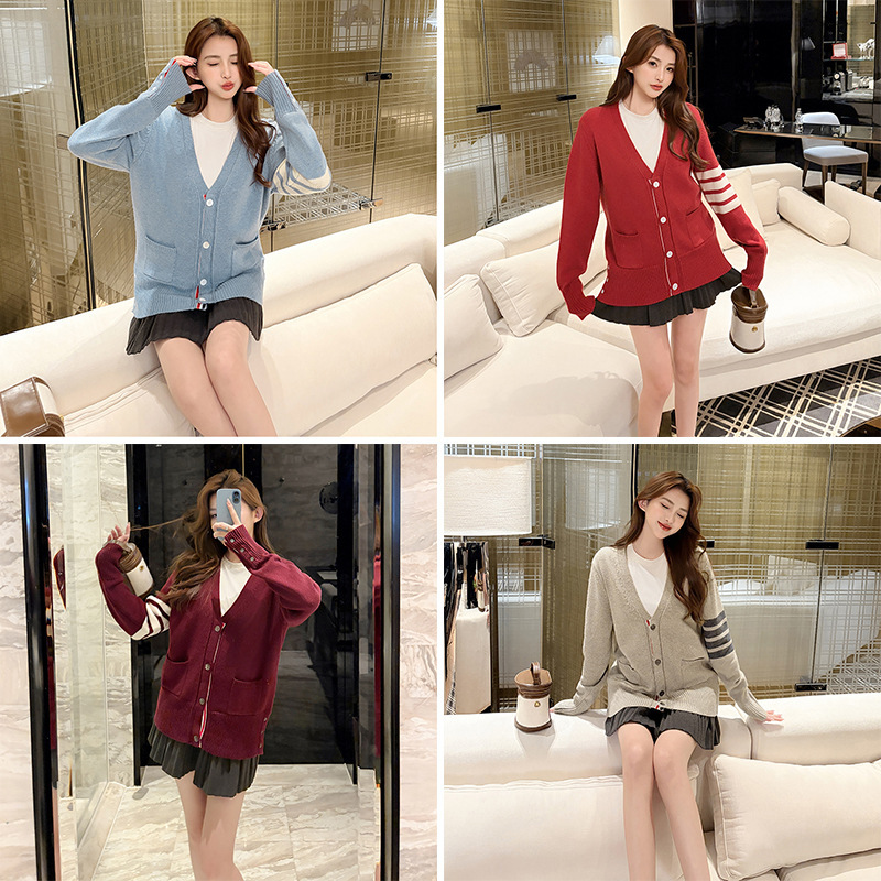 TB's new autumn and winter high-end versatile four-stripe knitted loose-fit cardigan with V-neck for both men and women TB's new autumn and winter high-end versatile four-stripe knitted loose-fit cardigan with V-neck for both men and women