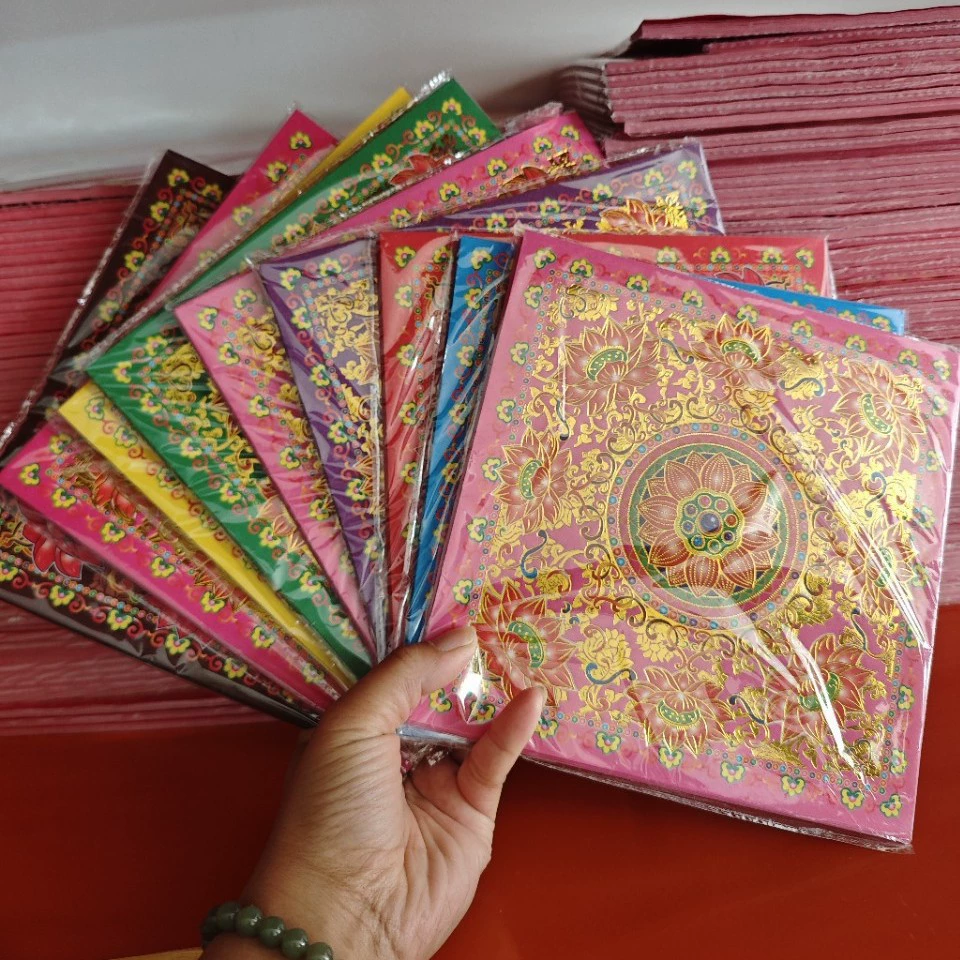 Оптовая продажа от производителя: двусторонняя цветная печать с золотым тиснением, девятилистный лотос, оригами ручной работы для поклонения Будде и предкам, размер 19 см