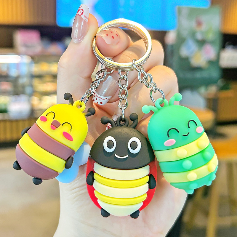 2025 nuevo llavero de abeja de libélula de dibujos animados muñeca de insecto creativo bolso de escuela de estudiante colgante pequeño regalo