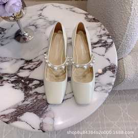 2025新款浅口漆皮顶版一字带珍珠链条粗高跟玛丽珍单鞋通勤女婚鞋