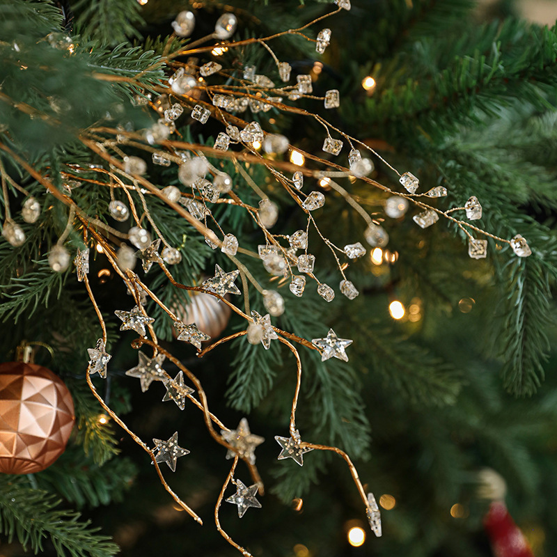 新しいクロスボーダーのクリスマスの雰囲気のシーンはクリスマスツリーのアイデアを配置します。|undefined