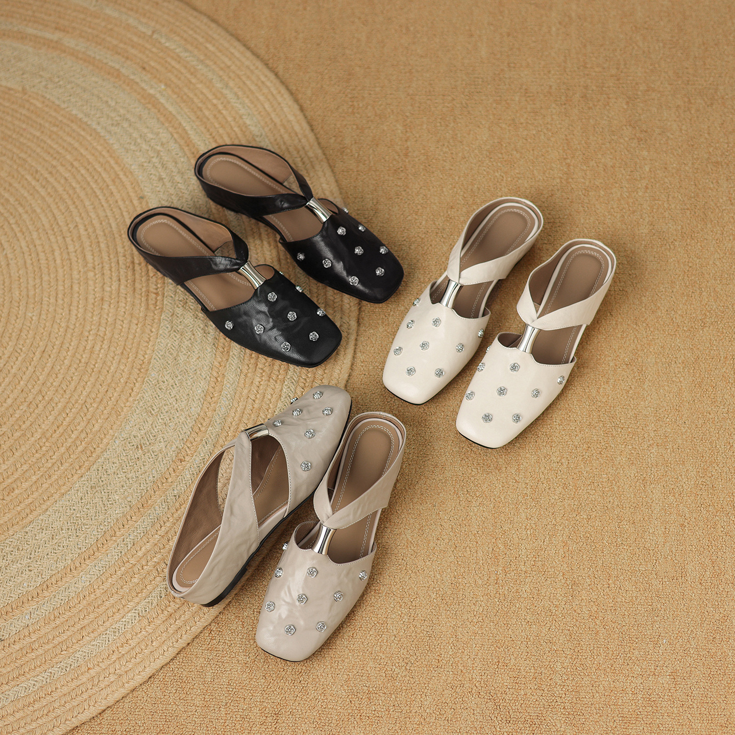 Dép sandal nữ quai chữ V đế bệt da cừu hoa nổi — đen chi tiết 5
