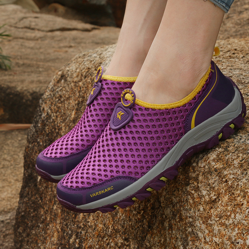 Mom shoes Mesh shoes Women's Shoes summer ventilation Net surface light A pedal Running shoes summer Hollow leisure time gym shoes