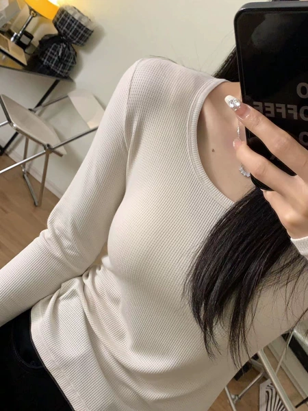 Gentle apricot