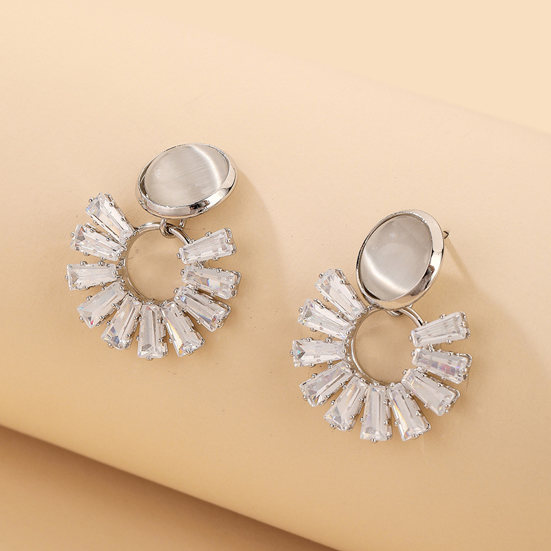 925 Silver Needle French Round Opal Rhinestone-encrusted Stud Earrings European And American Ins Fashion Simple Grace Personality Earrings For Women display picture 5