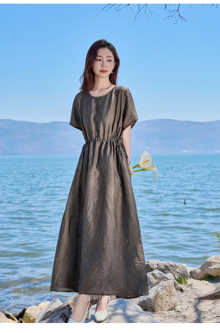 Đầm maxi nữ cổ tròn tay ngắn eo thon dáng dài — Màu đen, Màu nâu đỏ, Màu xám chi tiết 21