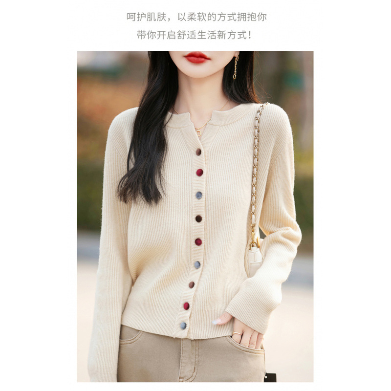 Suéter de cuello en V de hebilla de color exquisito Cardigan para mujeres 2025 único super hermoso nuevo chaqueta de punto de primavera image 7