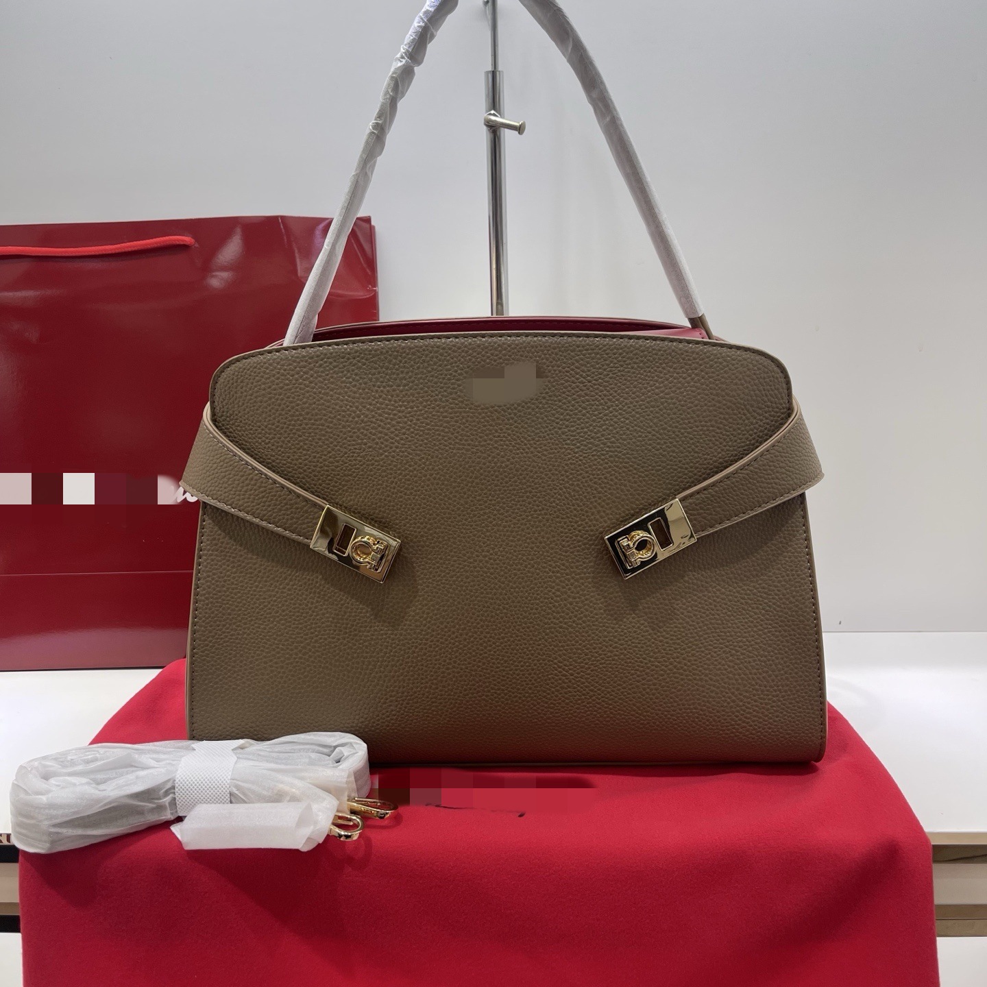 Large Capacity Women's Commuter Tote Bag Genuine Cowhide Leather Red Handbag Luxury Designer Work Bag For Women - Thumbnail 8
