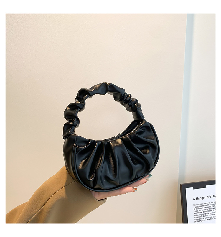 2024 Sommer Neue Trendy Internet Rot Vielseitig Eine Schulter Unterarm Modische Handheld Einfach Gefaltete Wolke Tasche_voghion.com