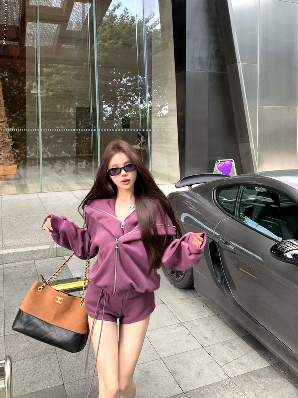 实拍2025 柏林甜茶设计感慵懒宽松连帽卫衣套装女包臀短裤两件套|undefined