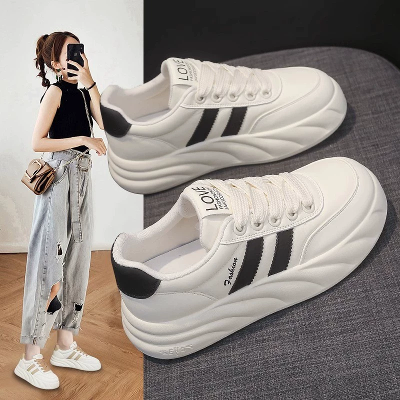 [Спот] толстая подошва маленькая белая обувь для женщин 2024 новый летний рост