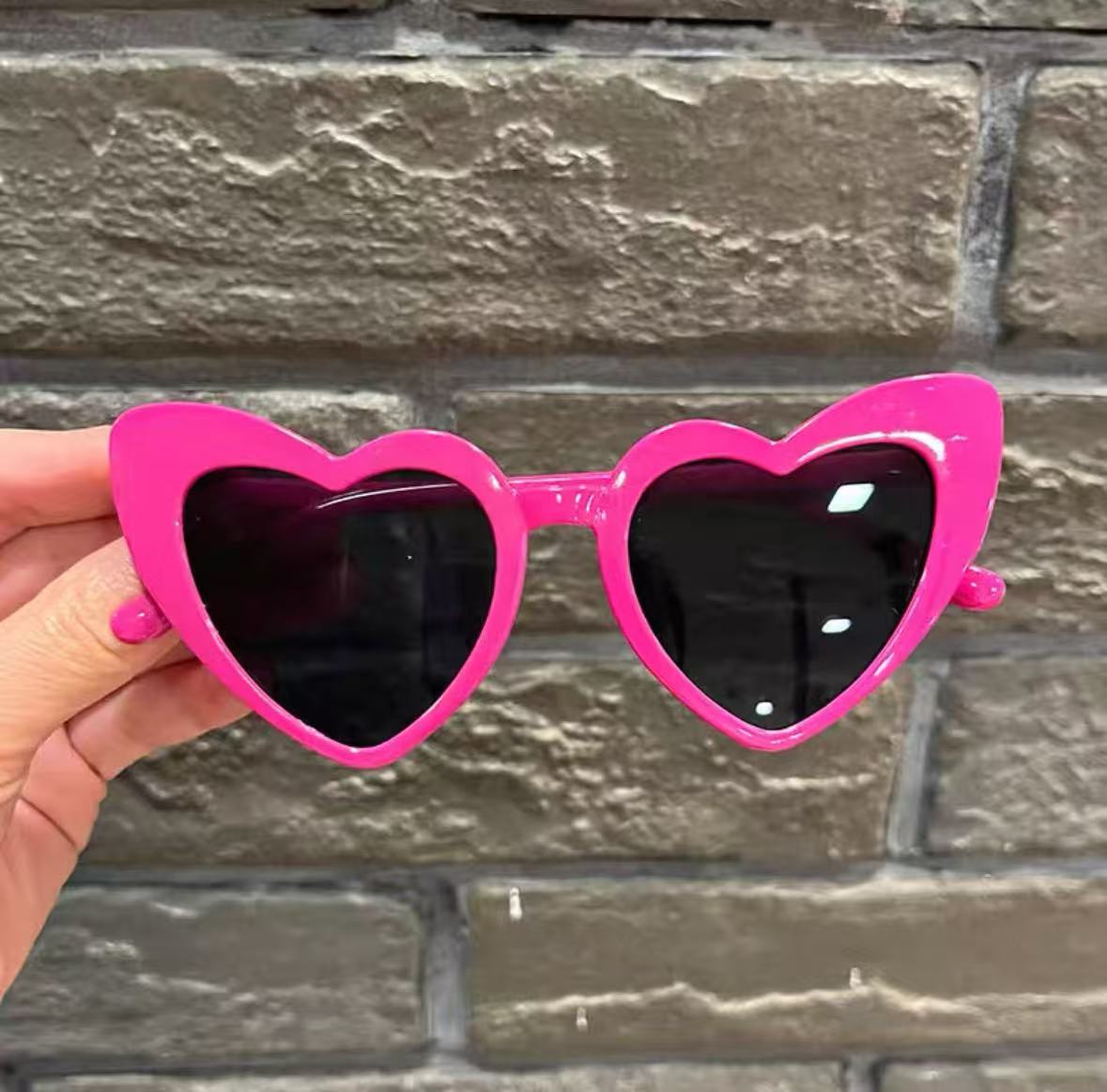 Rose red frame gray piece