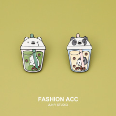 Bear brooch for men and women, cute Japanese and Korean badges, cartoon pins, ins trendy personality, simple accessories, cute