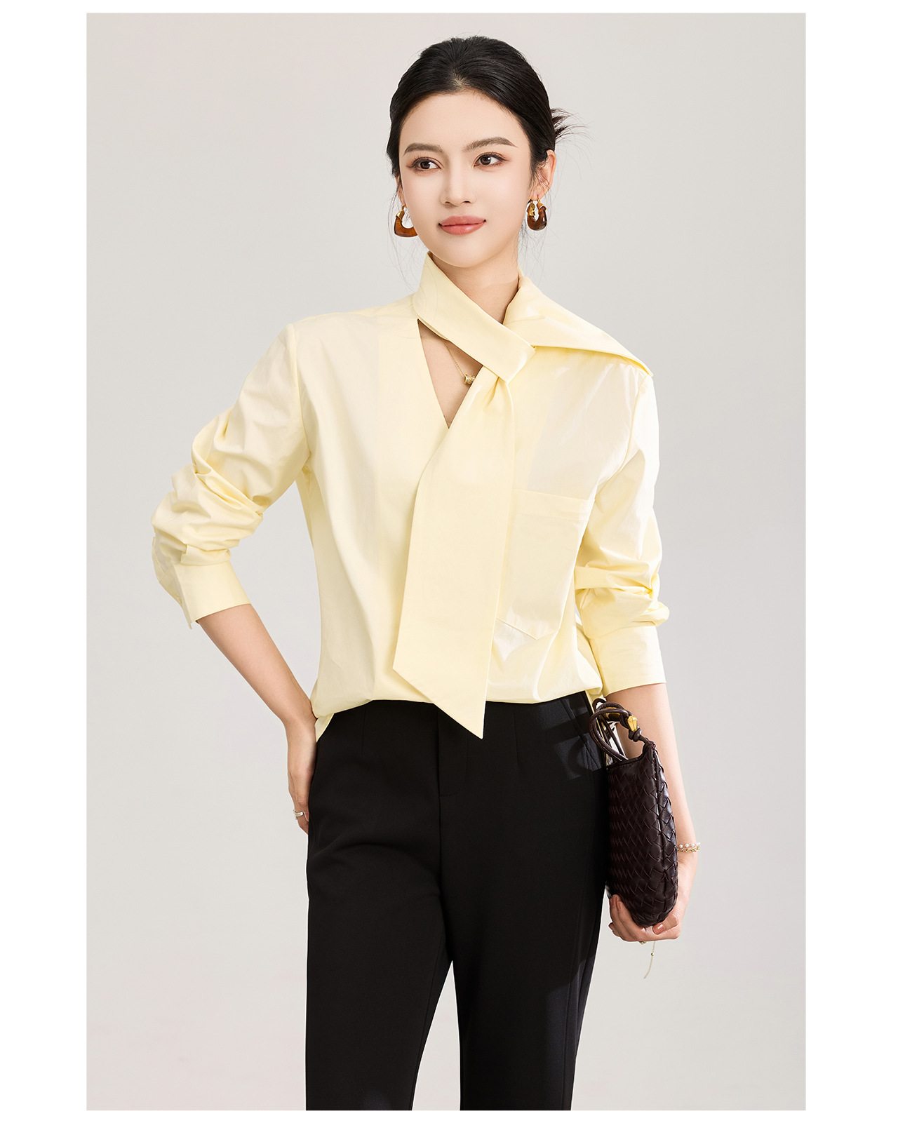 Áo sơ mi nữ dài tay cổ V phối dây rua, chất cotton mềm mại không nhăn — Vàng sữa chi tiết 7