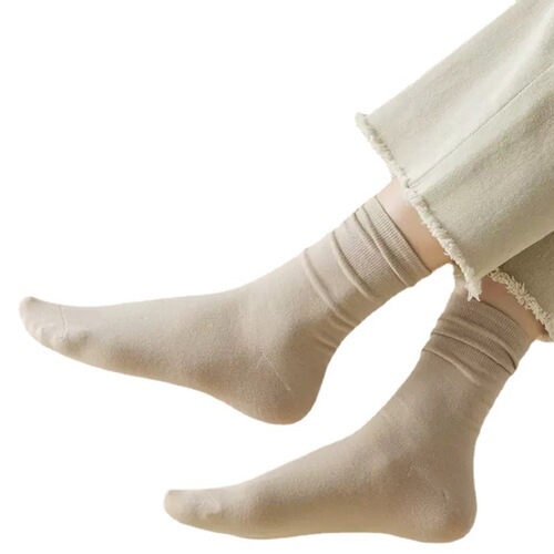 Socks for women, spring and autumn solid color pile socks, autumn mid-calf socks, comfortable confinement socks, Japanese retro autumn and winter women's stockings
