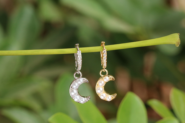 Copper Material Geometric Pattern Korean Moon Pearl Crescent Micro-inlaid Zircon Earrings Wholesale