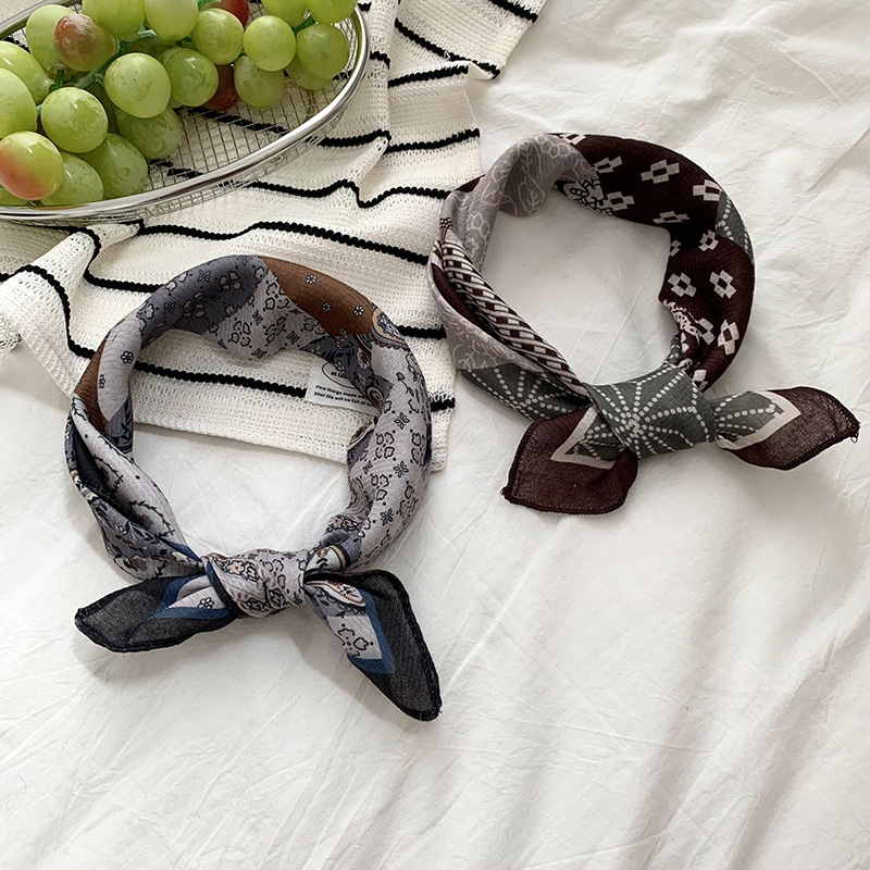 Bufandas de seda cuadrada alta sensación2025 nuevo algodón y lino pequeño bufandas cuadradas de decoración suave bufandas de seda al por mayor