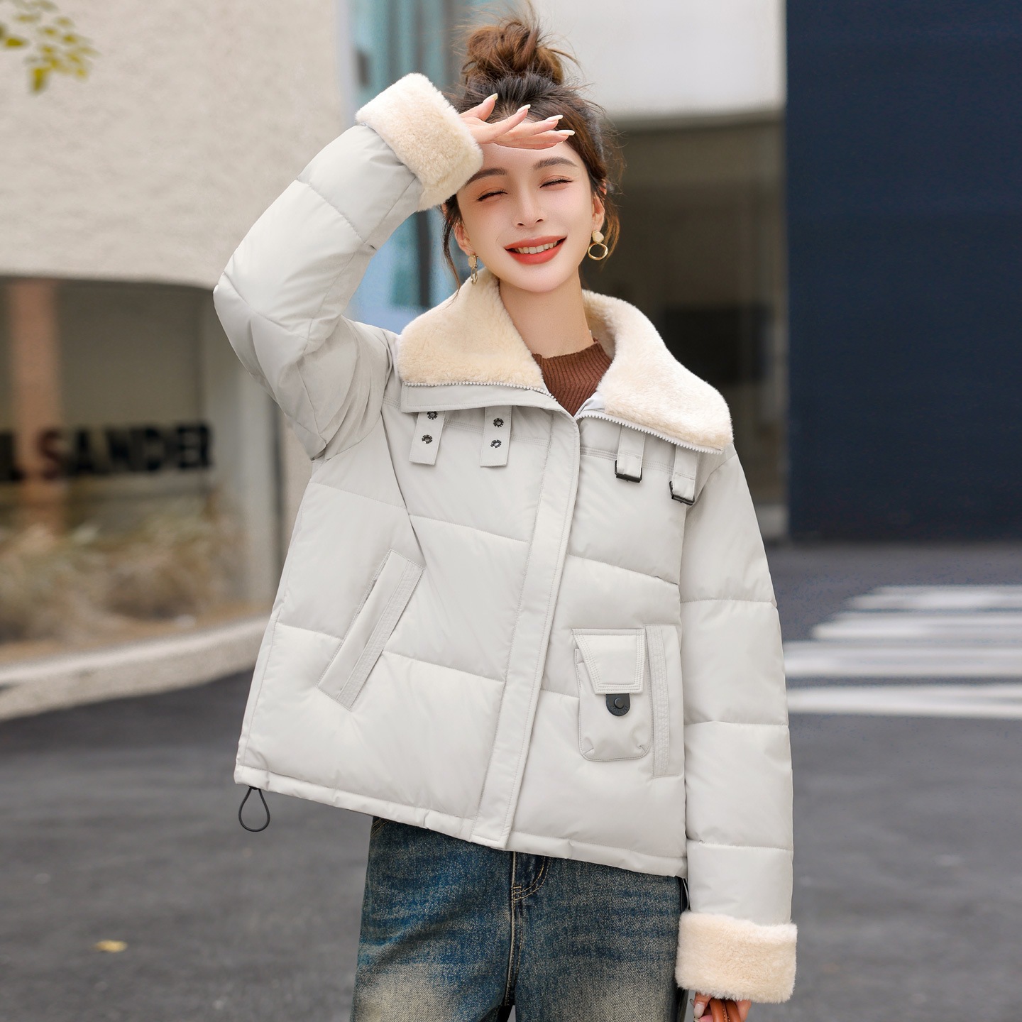 Spot 2025 invierno locomotora coreana estilo de viento casual suelto imitación de cordero calentamiento abrigo de algodón con solapa corta mujer image 7