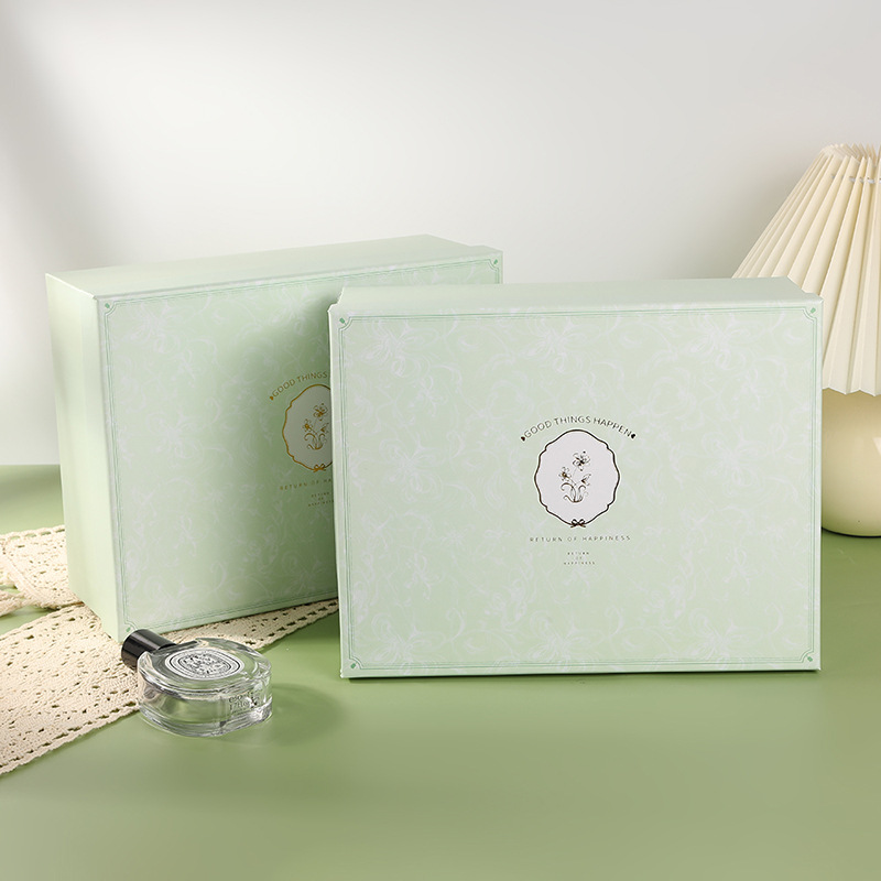 现货精美绿色伴手礼盒小清新护肤品包装盒空盒子创意长方形礼品盒