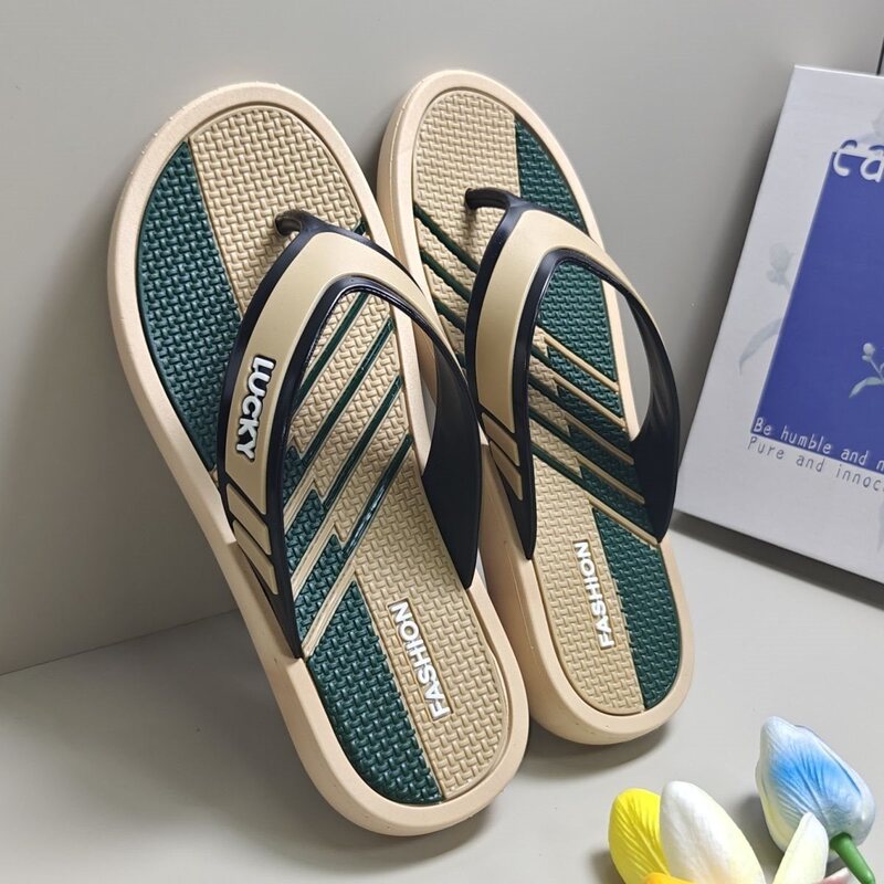 High-Looking Men's Beach Summer Outdoor Wear New Style Non-Slip Flip-Flops, Wear-Resistant, Anti-Odor, Thick-Soled Flip-Flops for Adults