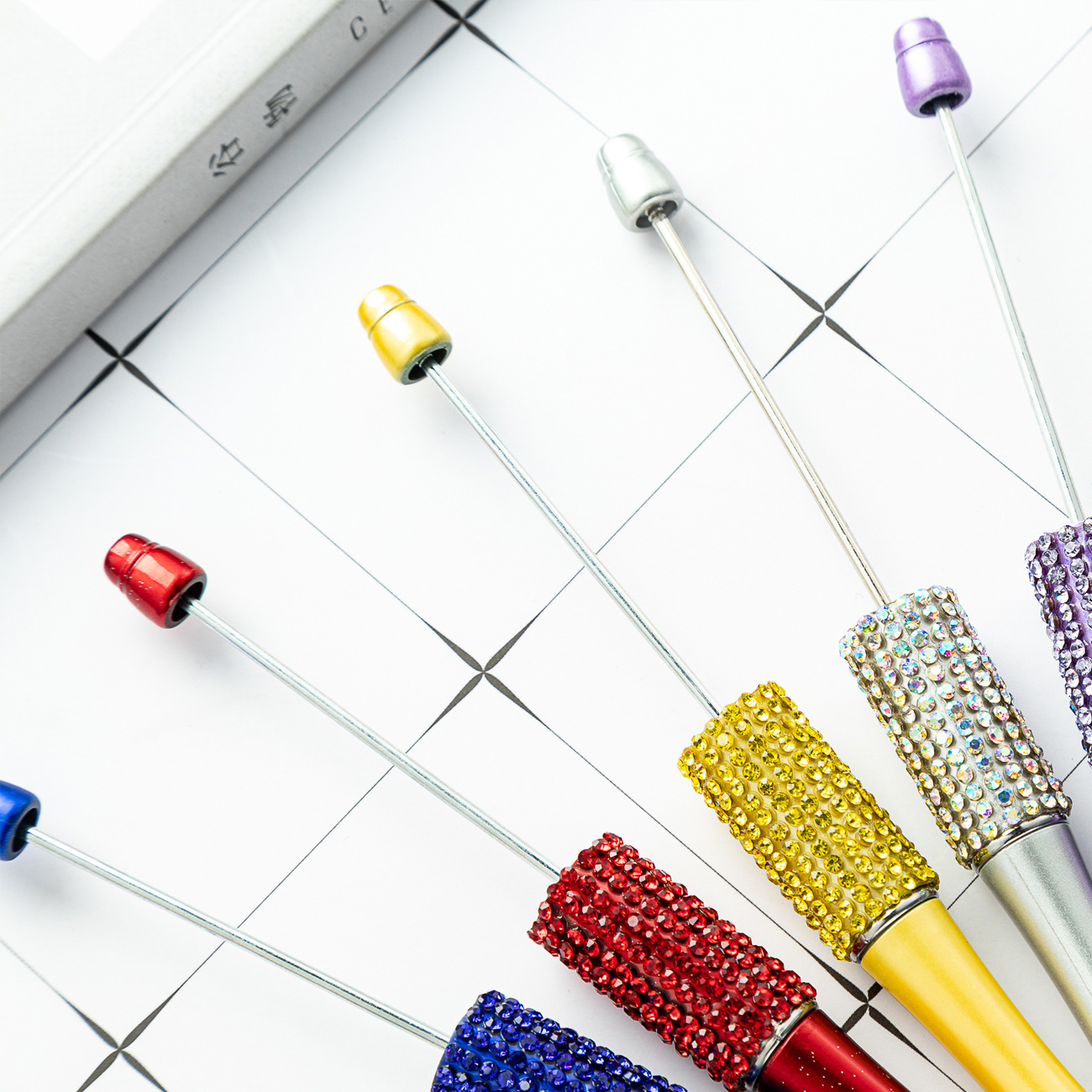 Bolígrafo de diamante creativo bolígrafo de bola de plástico DIY al por mayor bolígrafo de bola de diamante desmontable manual