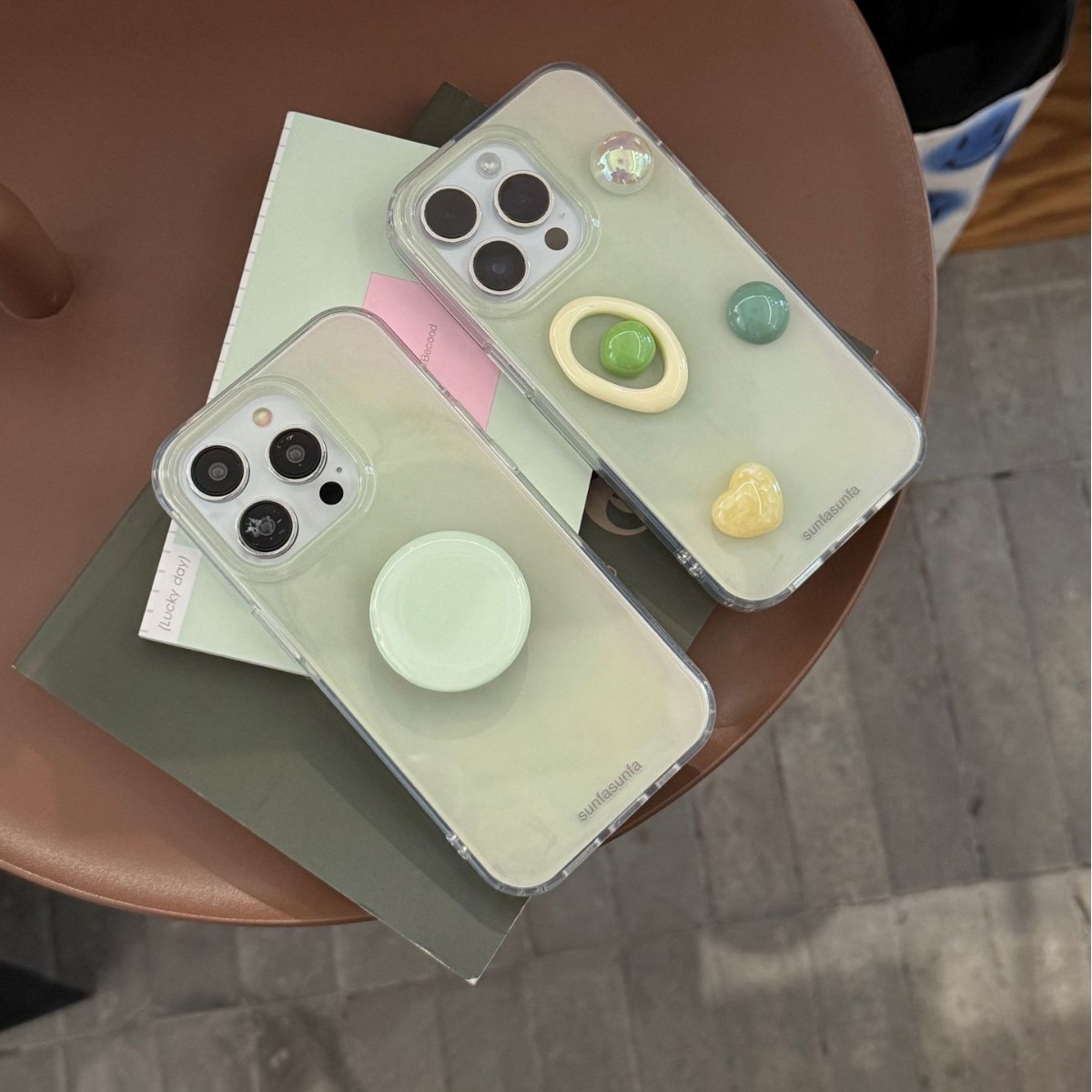 Simple, pequeño y fresco adecuado para Apple 16ProMax funda para teléfono móvil 15Pro Stereo 14/13 Soporte 15PM Pareja 16