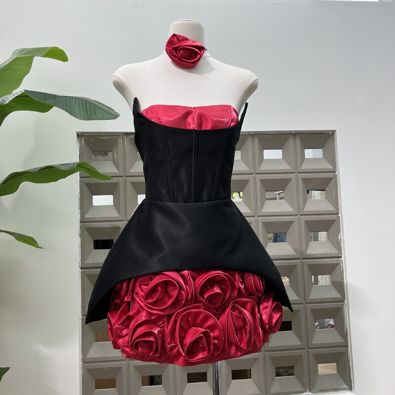 Amazon Light Luxury Dinner Slimming Vietnamese Designer Three-Dimensional Flower Fishbone Tube Top Contrast Color Dress with Neck Flower