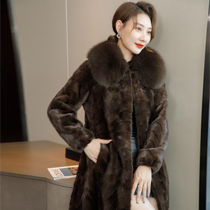 New 2025 Mink Fur Outwear Long Women's Fox Fur Collar Mink Outwear Haining Spliced ​​Mink Fur One