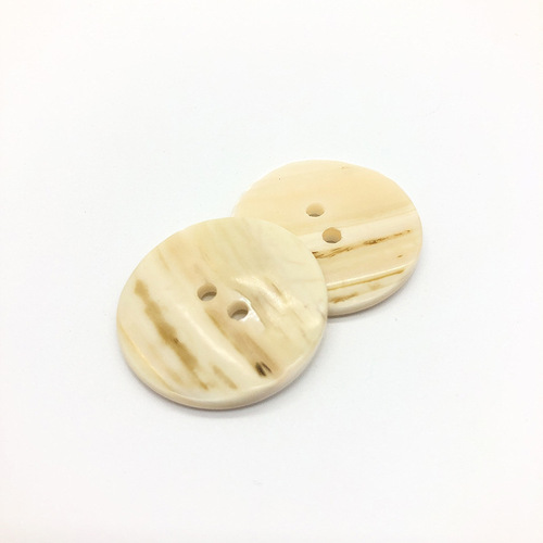 Factory supply freshwater shell buttons with skin, round two-eye shirt buttons, knit sweater buttons, trench coat fasteners